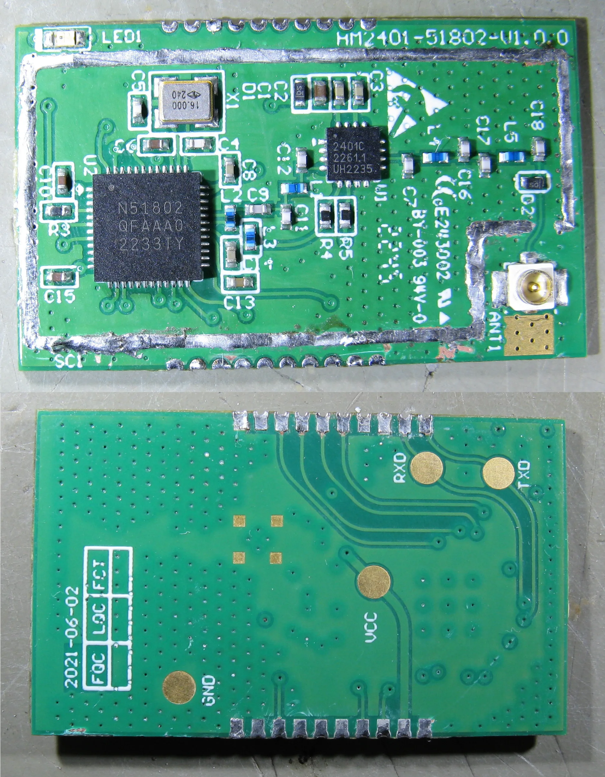 Плата радиомодуля инвертора Hoymiles HM-400 со снятым RF-экраном, виден чип Nordic nRF51802